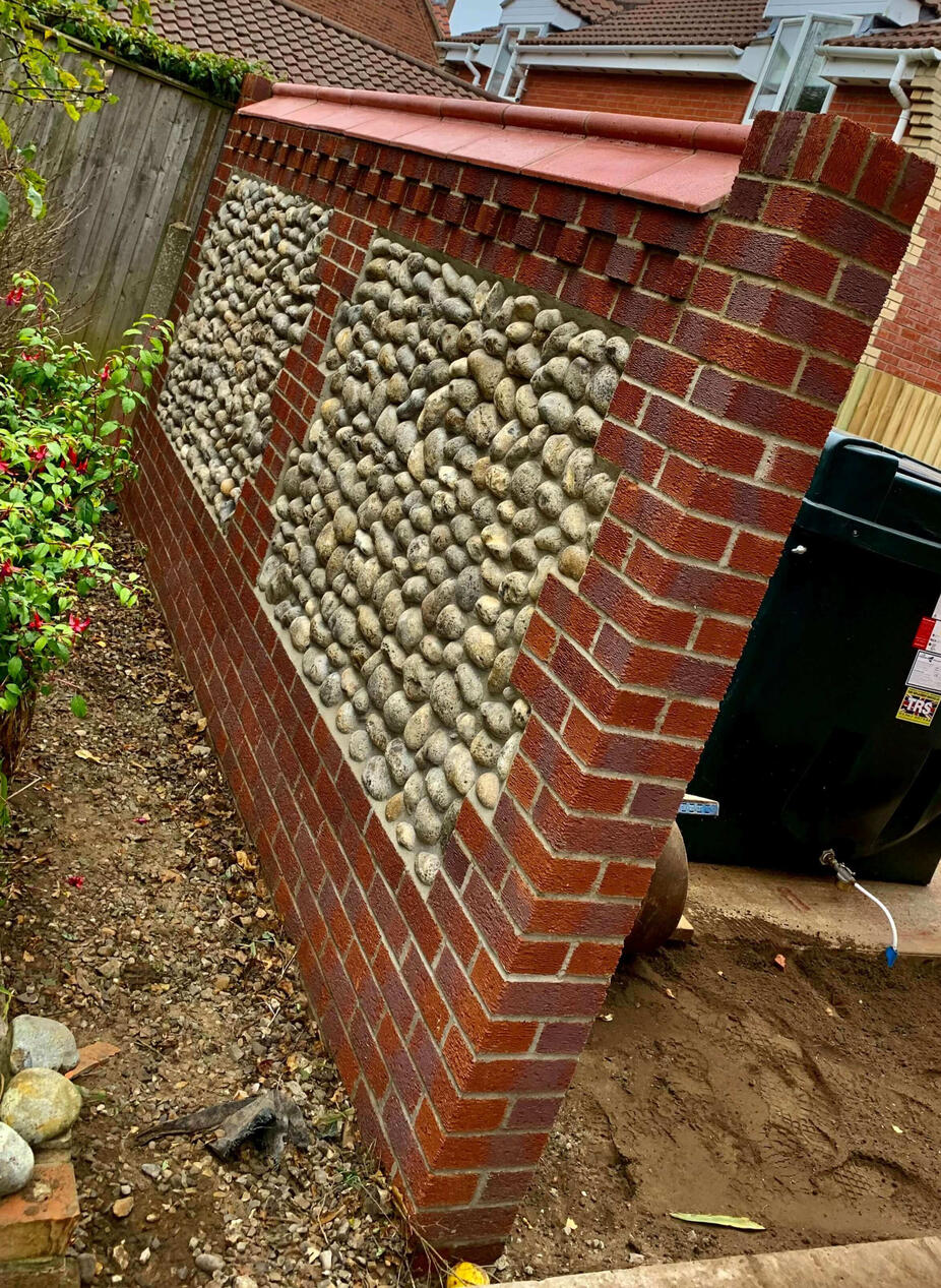 Garden wall - Brickwork